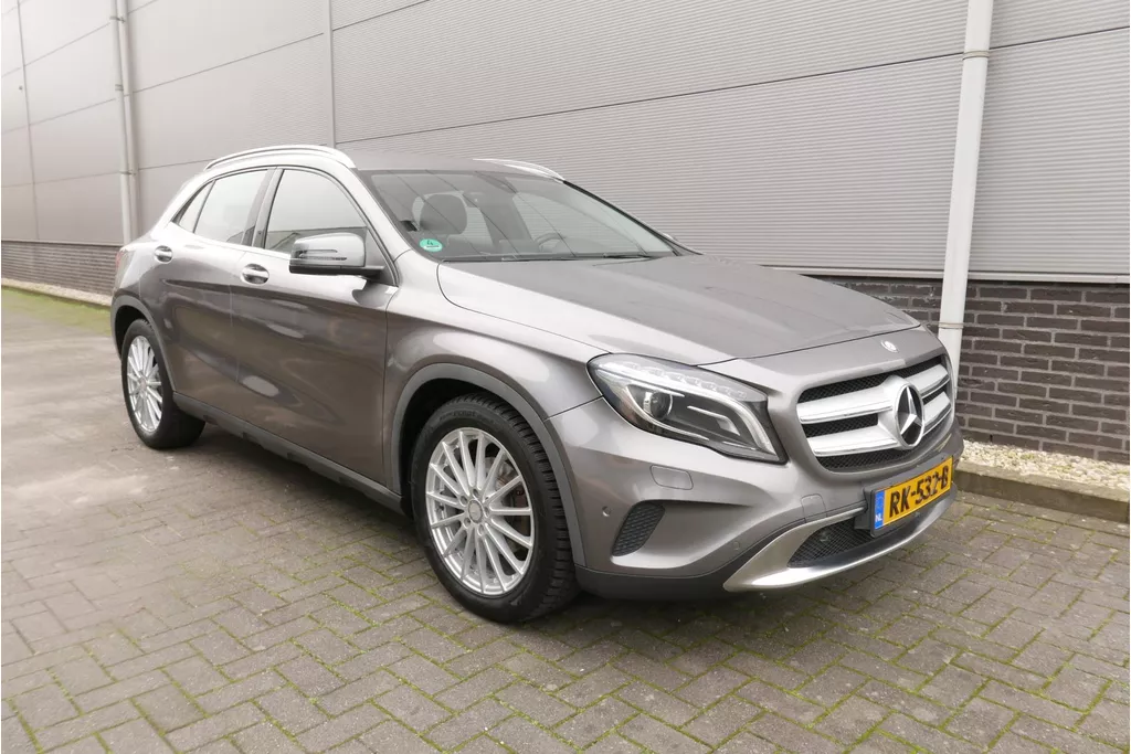 Mercedes-Benz GLA-klasse 180 Prestige NAVI,LEER,96479 KM.