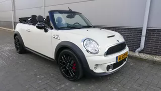 Mini Mini Cabrio 1.6 211 PK John Cooper Works NAVI,LEER,XENON,114321 KM