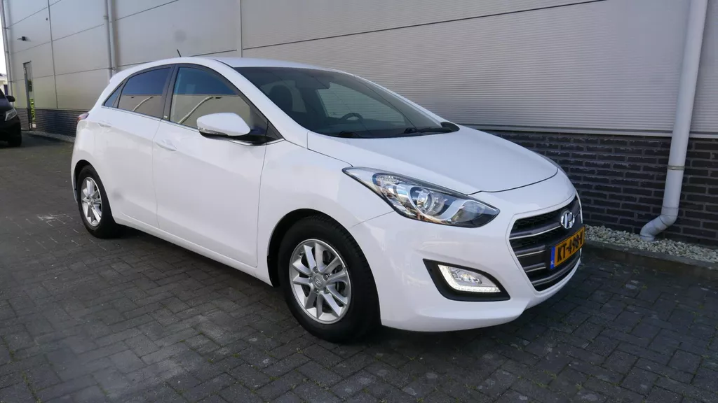 Hyundai I30 1.6 GDi GO! 2016 NAVI,CAMARA,TREKHAAK,85400 KM.
